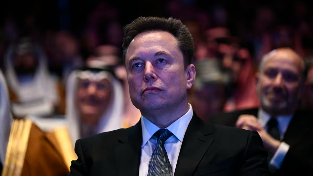 Ações da Tesla despencam e fortuna de Elon Musk cai quase R$ 95 bilhões em um dia