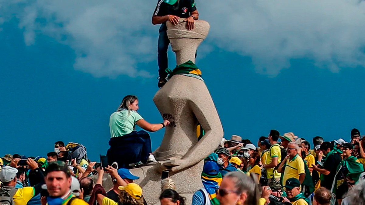 PGR defende progressão de Débora do Batom para o regime semiaberto