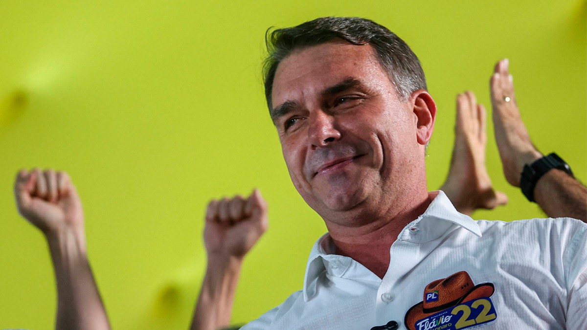 Flávio Bolsonaro reúne apoio de Novo, União Brasil e PP para o 2º turno